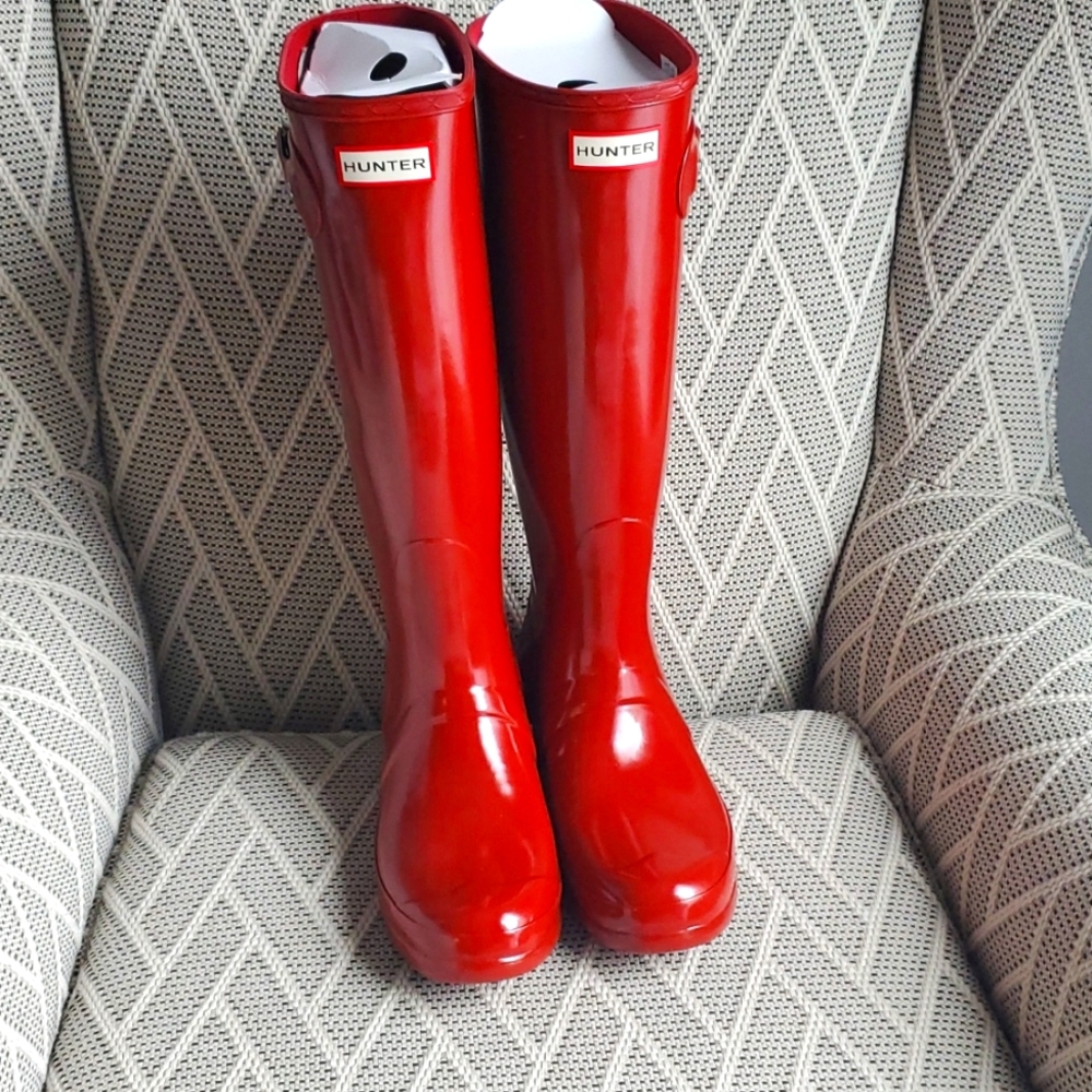 HUNTER Tall Gloss Rainboots - Red